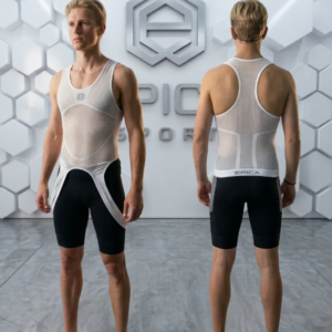 maglia rete bianca intimo estivo della LINEA extrema light indossata fronte e retro